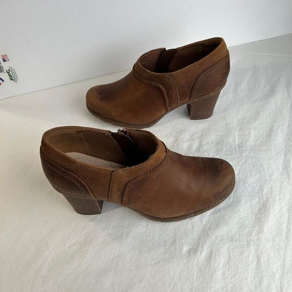 Clarks Sashlin Aleta Leather Booties Tan Brown Cushion Soft Zip Women’s 7 - Picture 2 of 6